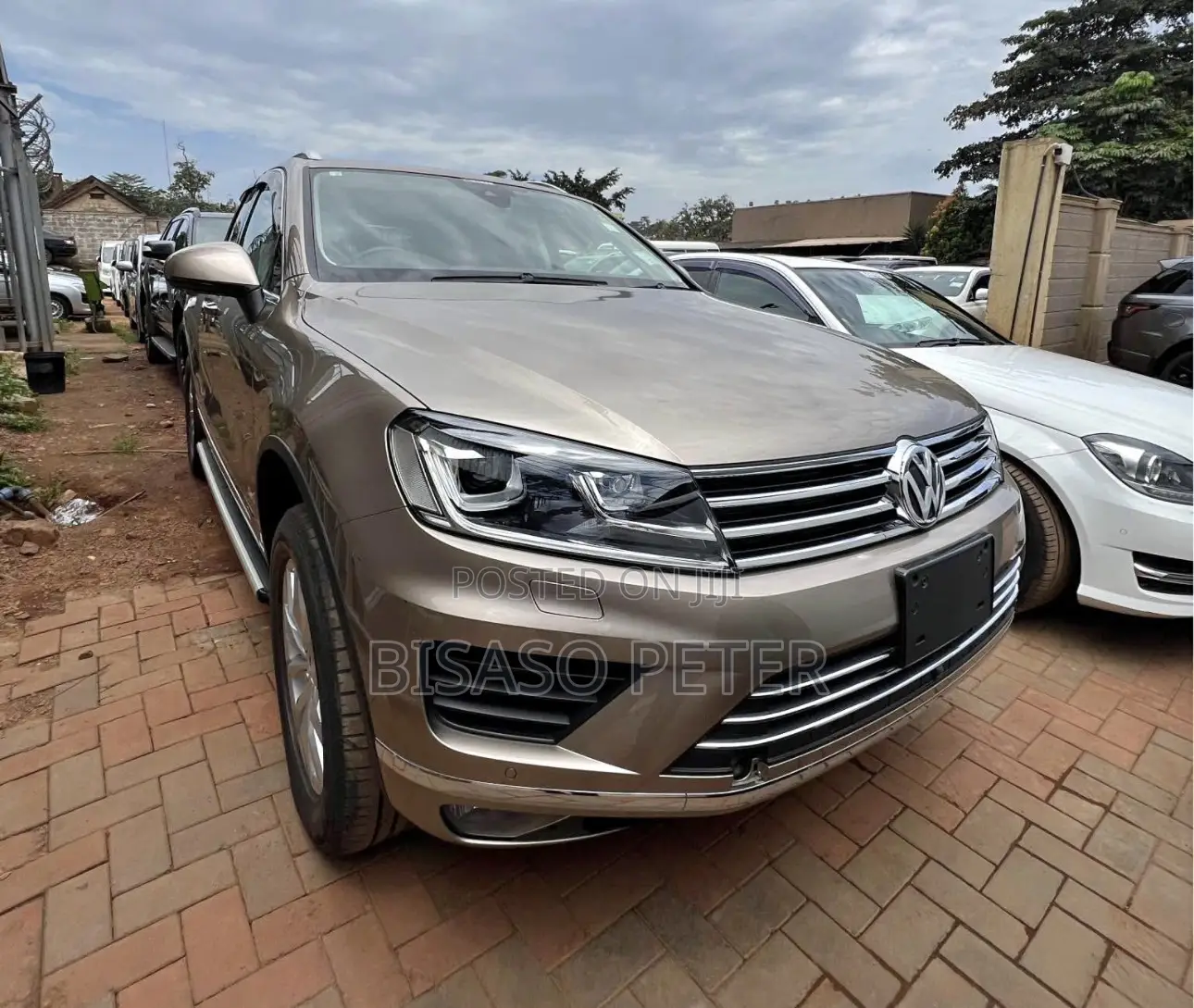 Volkswagen Touareg 2016 Gold