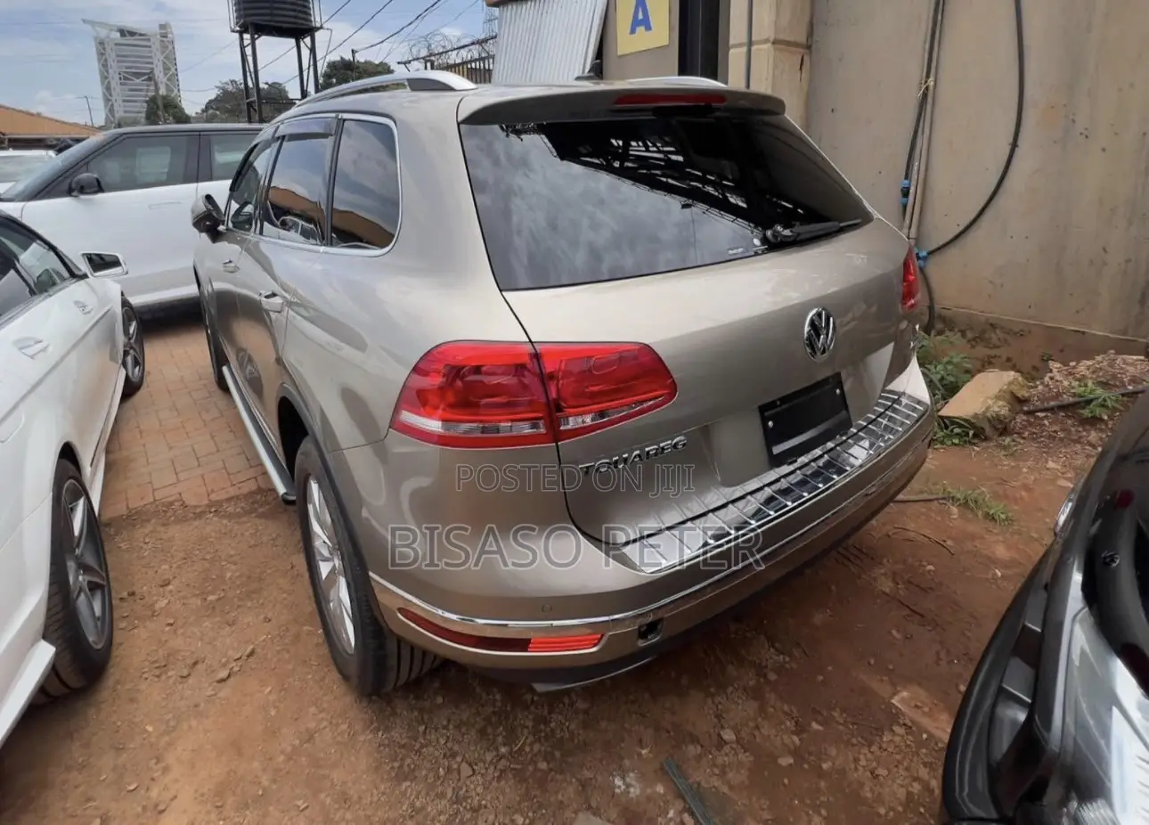 Volkswagen Touareg 2016 Gold