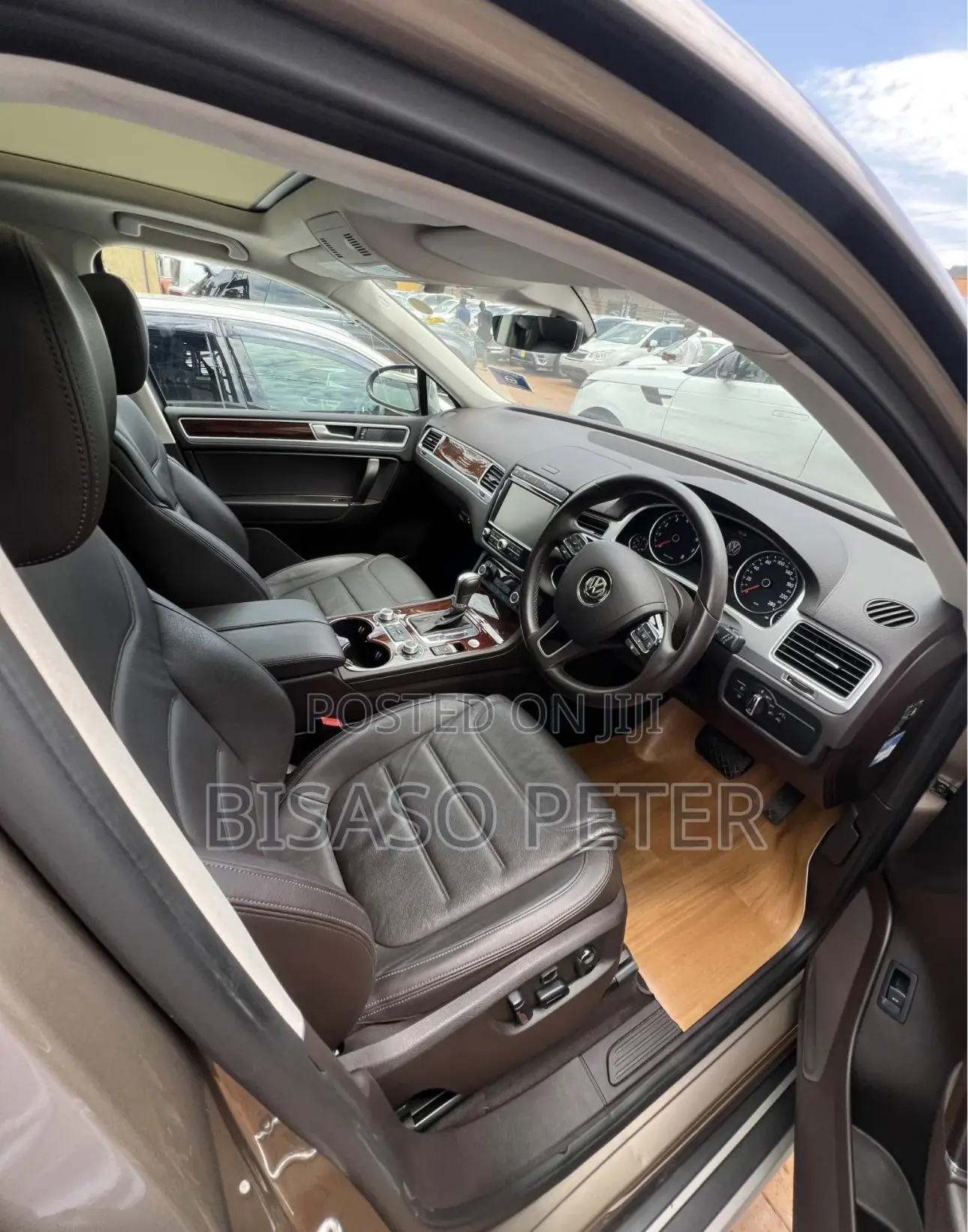 Volkswagen Touareg 2016 Gold