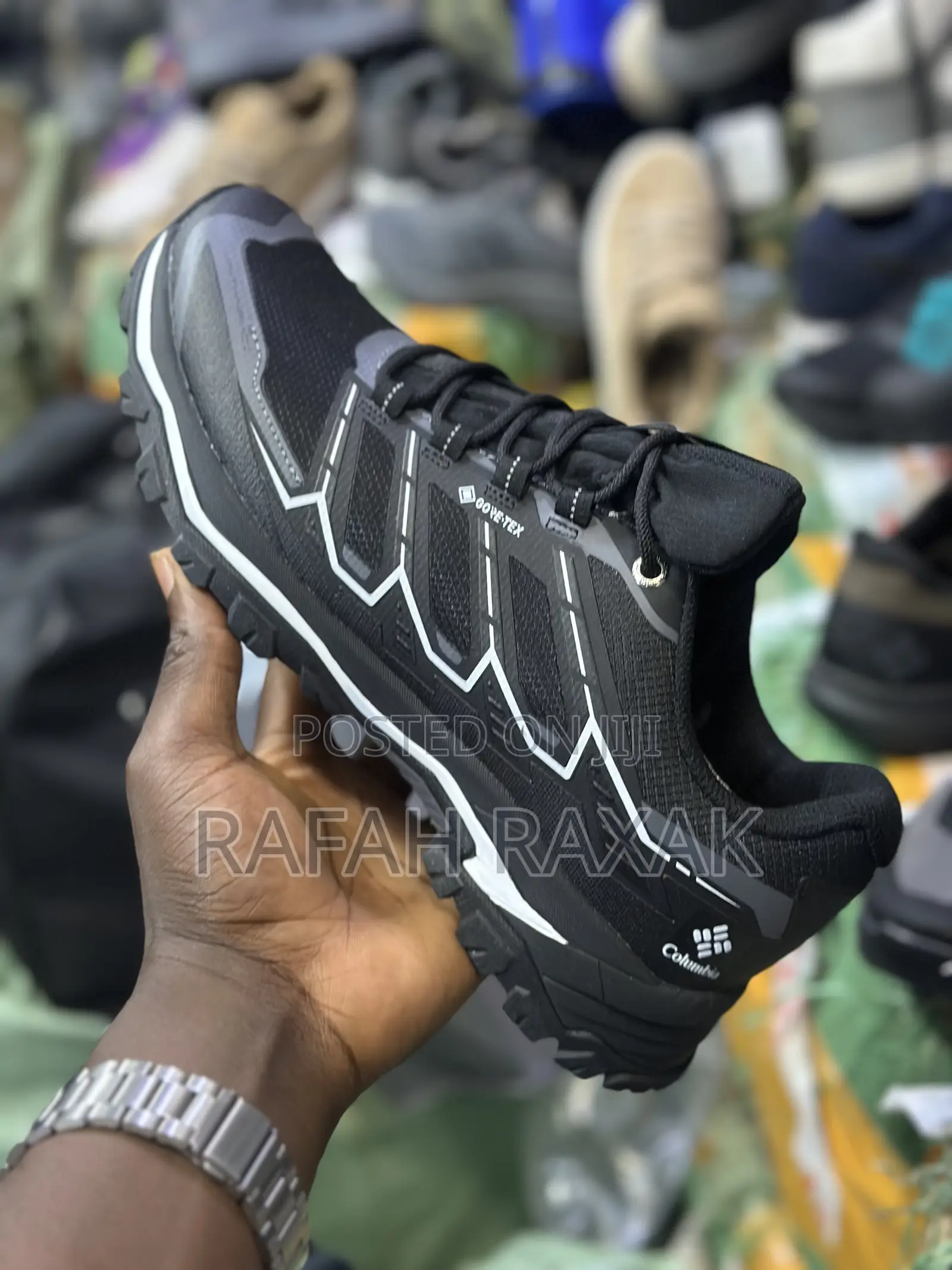 Original Black/White Columbia Gore-tex Outdoor Hiking Sneakers