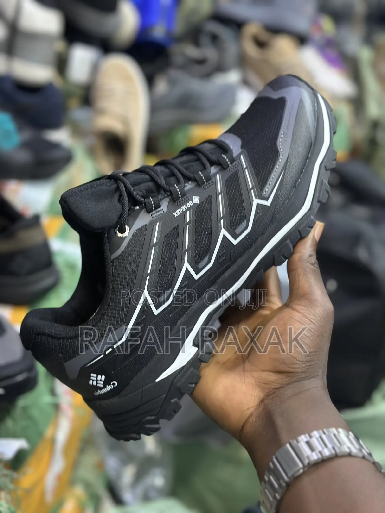 Original Black/White Columbia Gore-tex Outdoor Hiking Sneakers