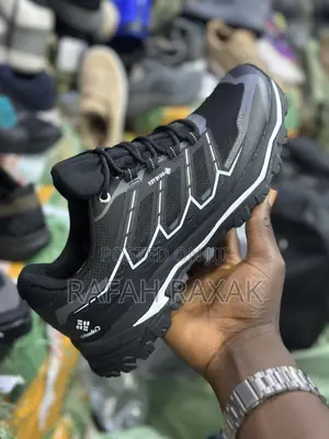 Original Black/White Columbia Gore-tex Outdoor Hiking Sneakers