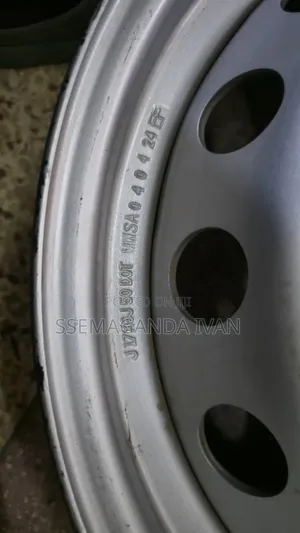 Hilux Vigo Silver Ordinary Rims Size 17