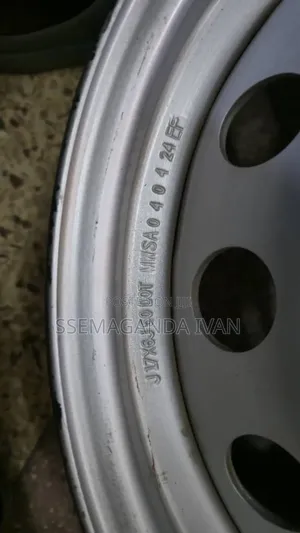 Hilux Vigo Silver Ordinary Rims Size 17
