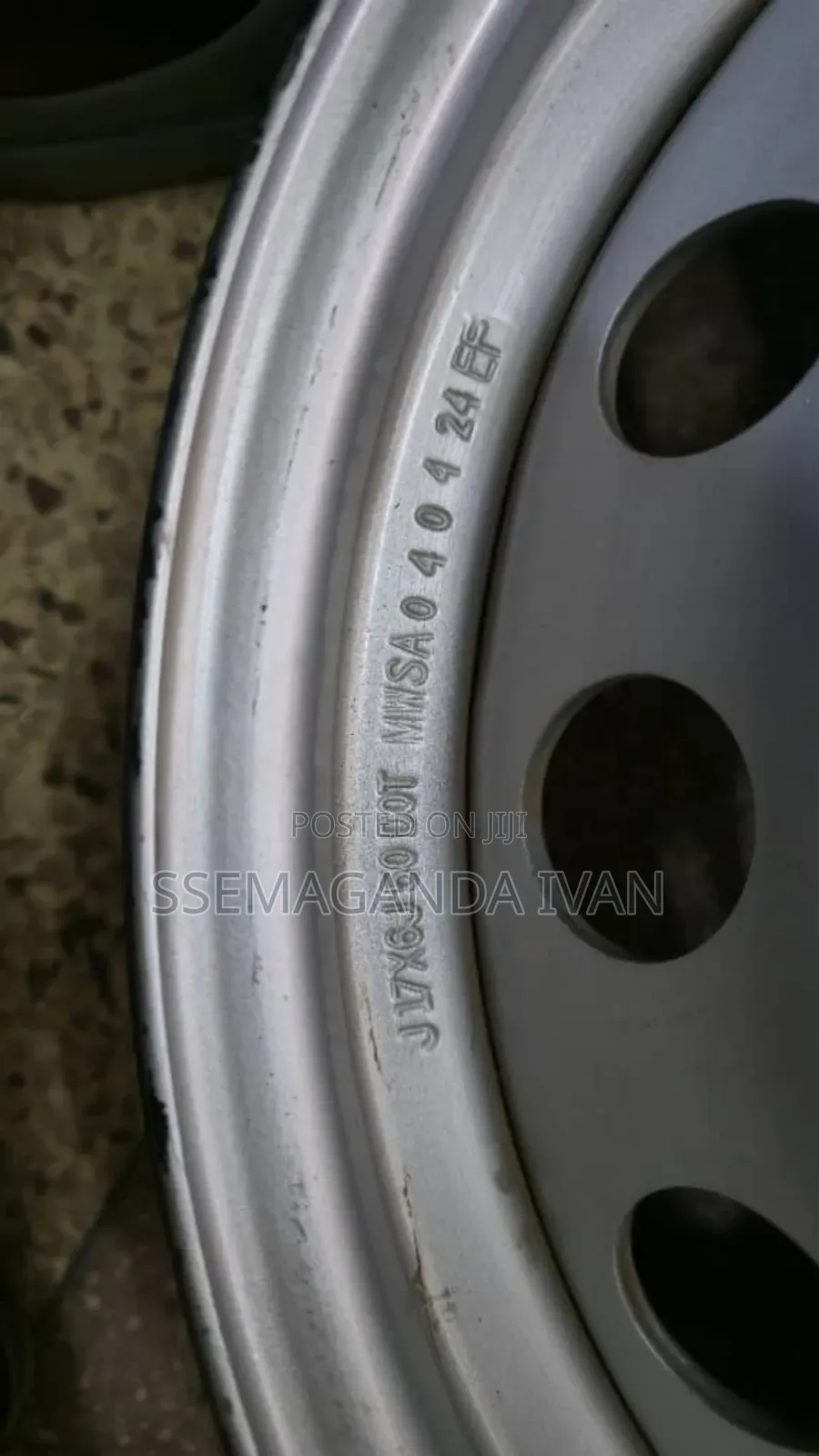 Hilux Vigo Silver Ordinary Rims Size 17