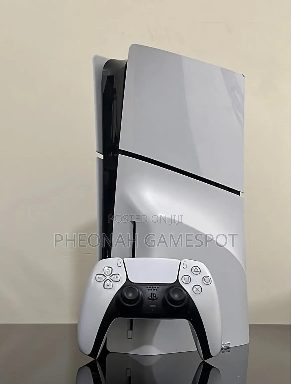 Ps5 Slim, Top Condition, 2 Pads, 5 Amazing Games Included.