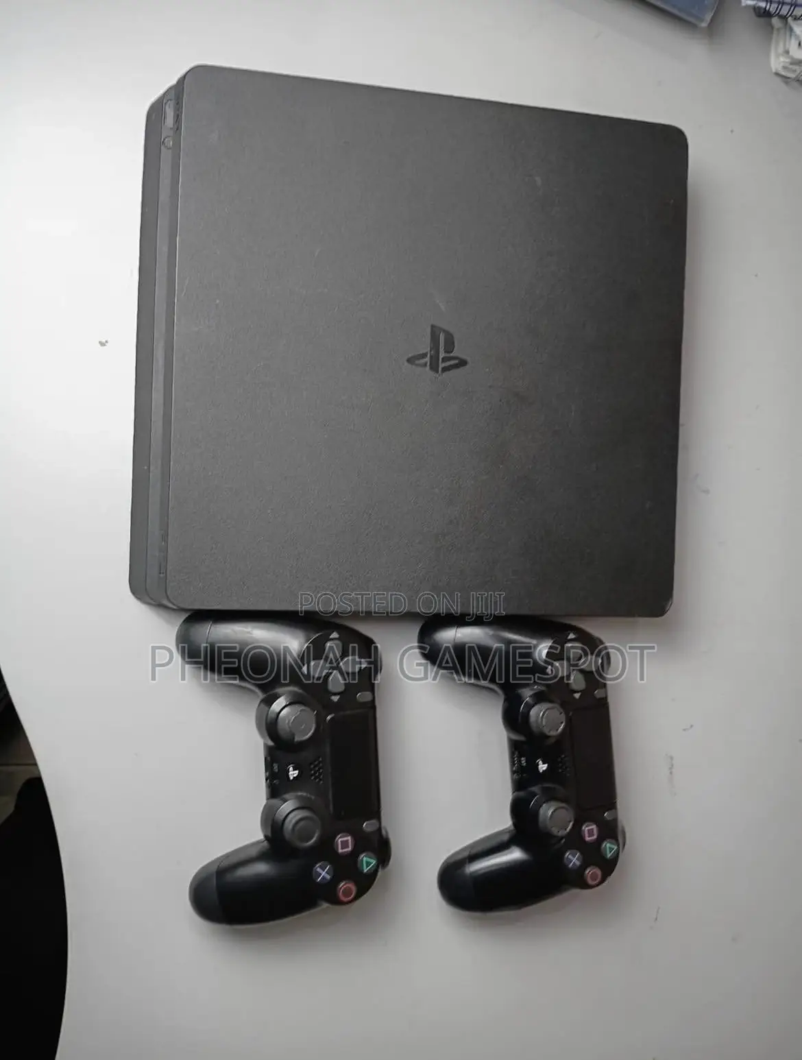 Ps4 Slim, Clean Console, 2 Pads, 15 Cool Games Installed.