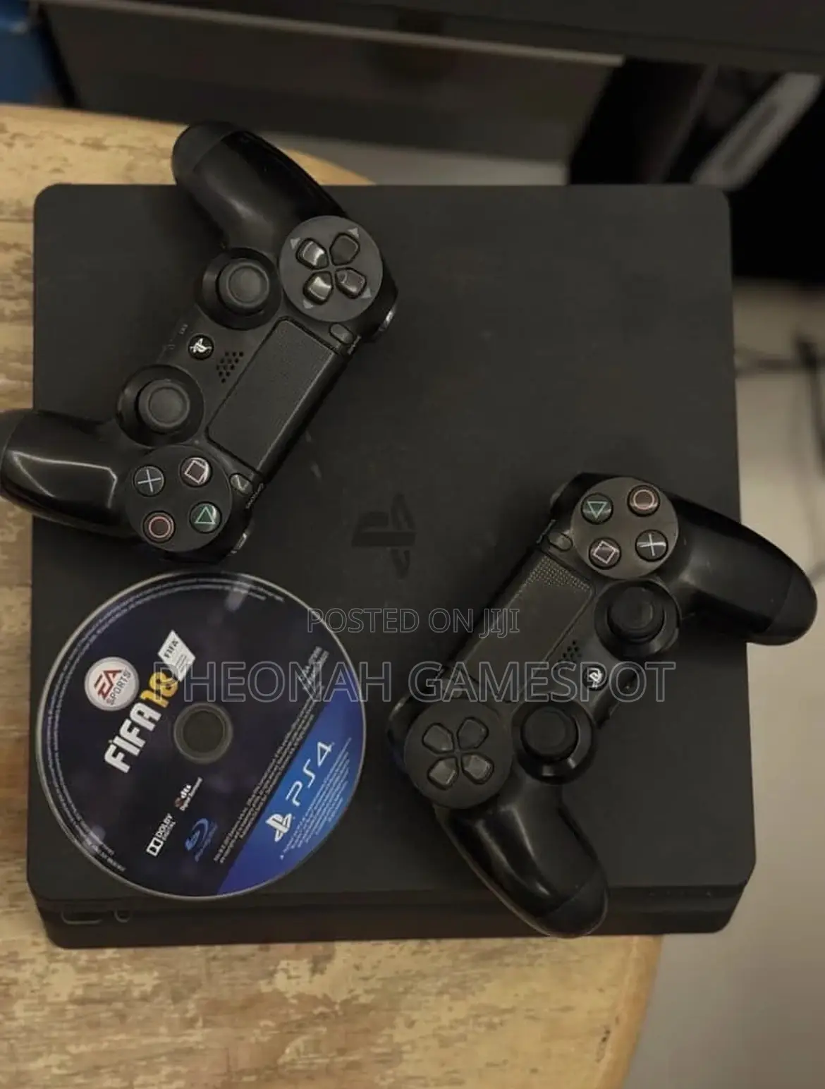 Ps4 Slim, Super Clean, 2 Pads, 20 Top Games Included.