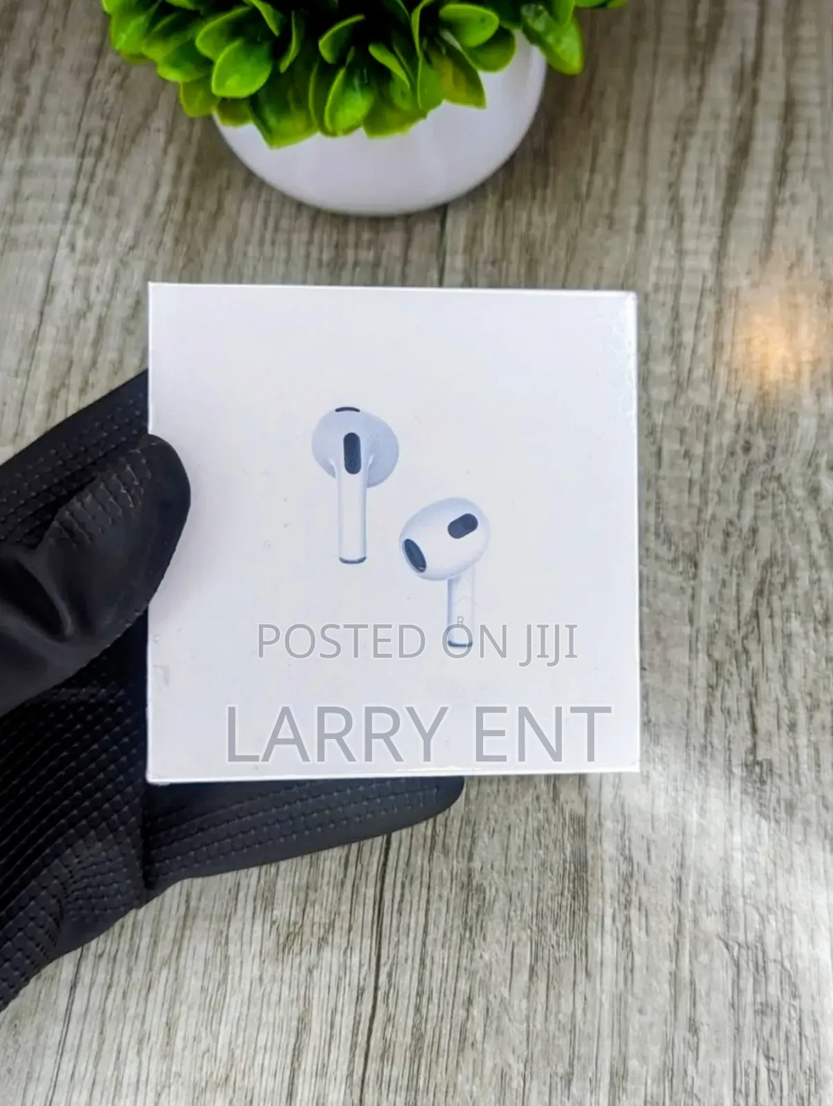 Brand New Apple Airpods 3–Waterproof, Wireless Charging, Good Battery