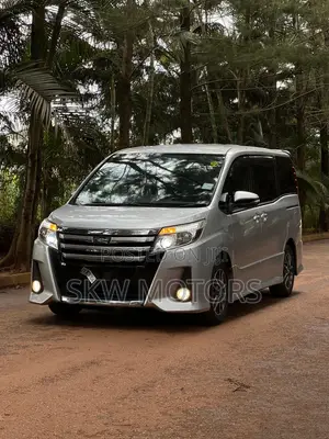 Toyota Noah 2016 Silver