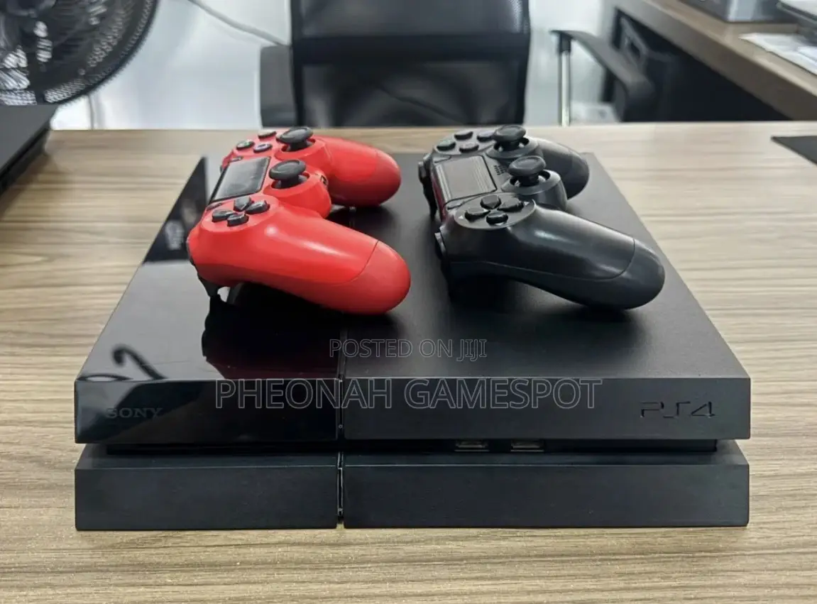 Playstation 4 , 2 Pads, 10 Exciting Games Installed.