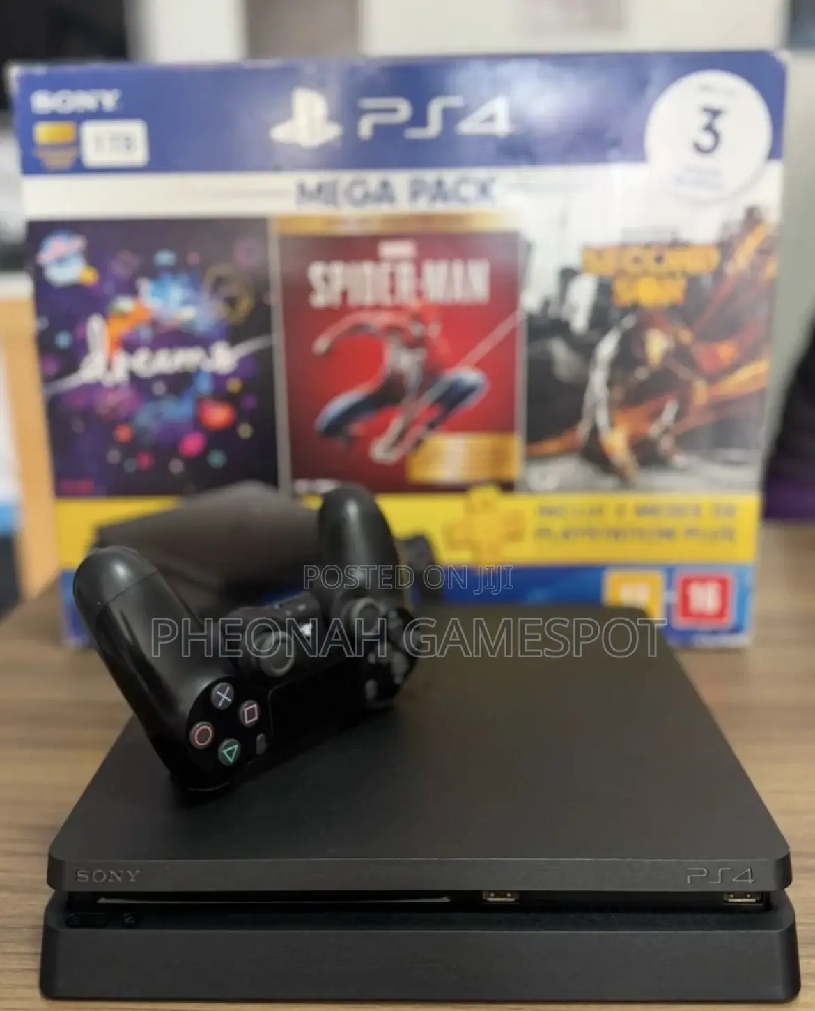 Playstation 4 Slim, 2 Pads, 17 Loaded Titles Inside.