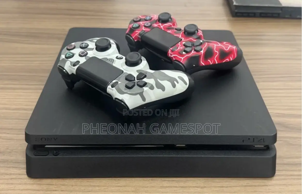Ps4 Slim, 2 Controllers, 13 Fun Games, Works Perfect.