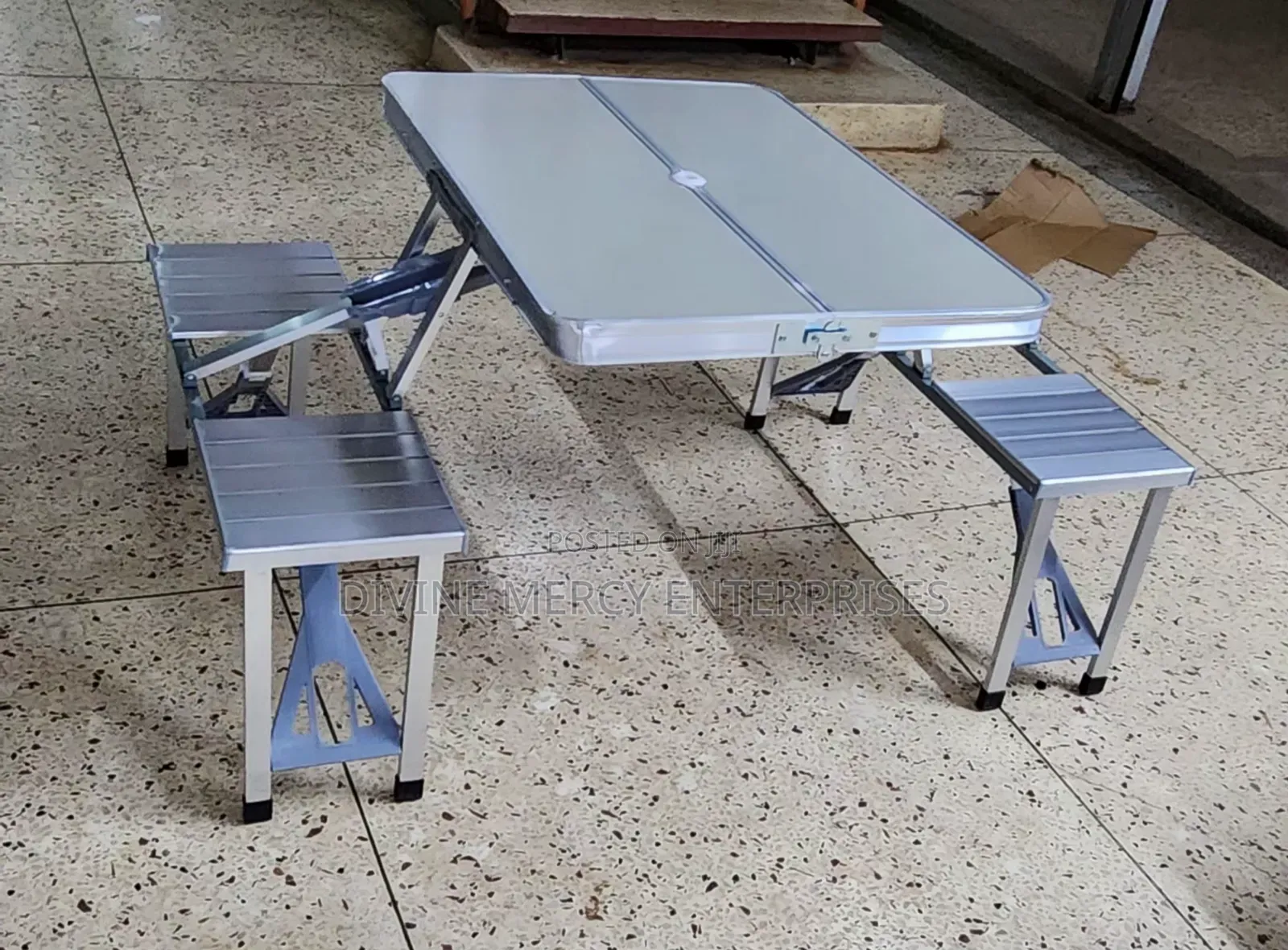 Portable Folded Pacinic Table