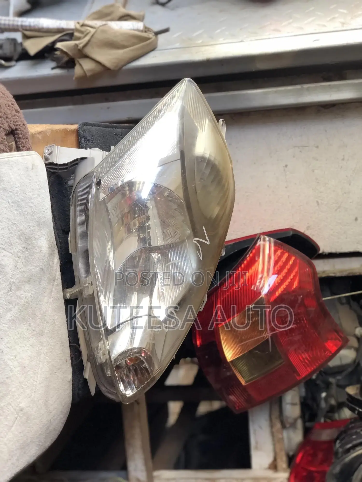Passo Old Model Headlight
