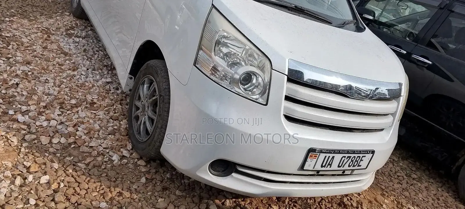 Toyota Noah 2010 White