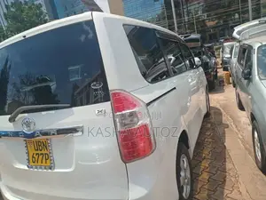 Toyota Noah 2009 White