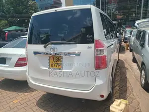 Toyota Noah 2009 White