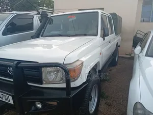 Toyota Land Cruiser 2012 White