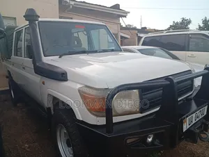 Toyota Land Cruiser 2012 White
