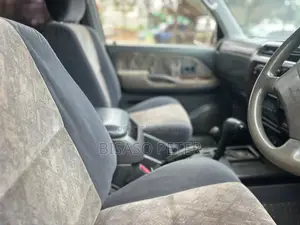 Toyota Land Cruiser Prado 2001 White