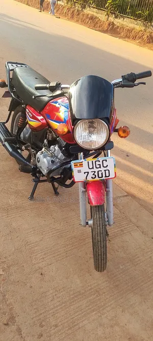 Bajaj Boxer 125 2024 Red