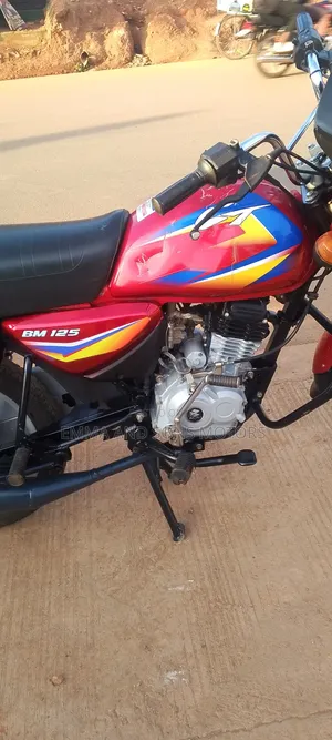 Bajaj Boxer 125 2024 Red
