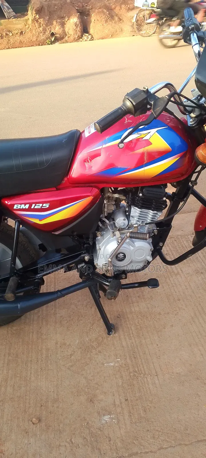 Bajaj Boxer 125 2024 Red