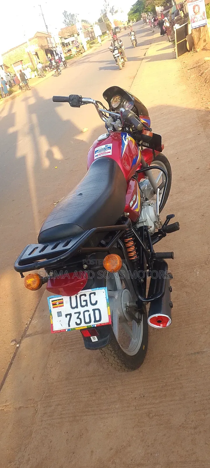 Bajaj Boxer 125 2024 Red