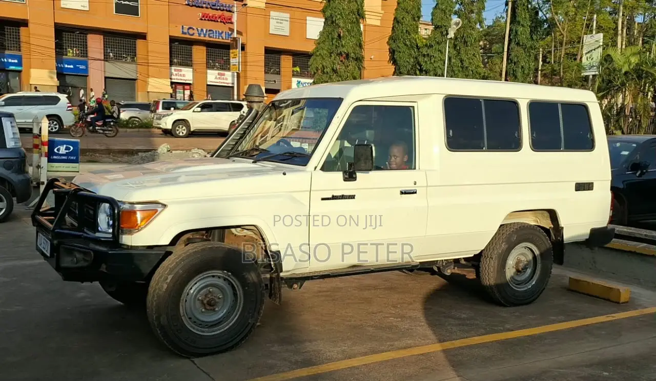 Toyota Land Cruiser Prado 2019 White