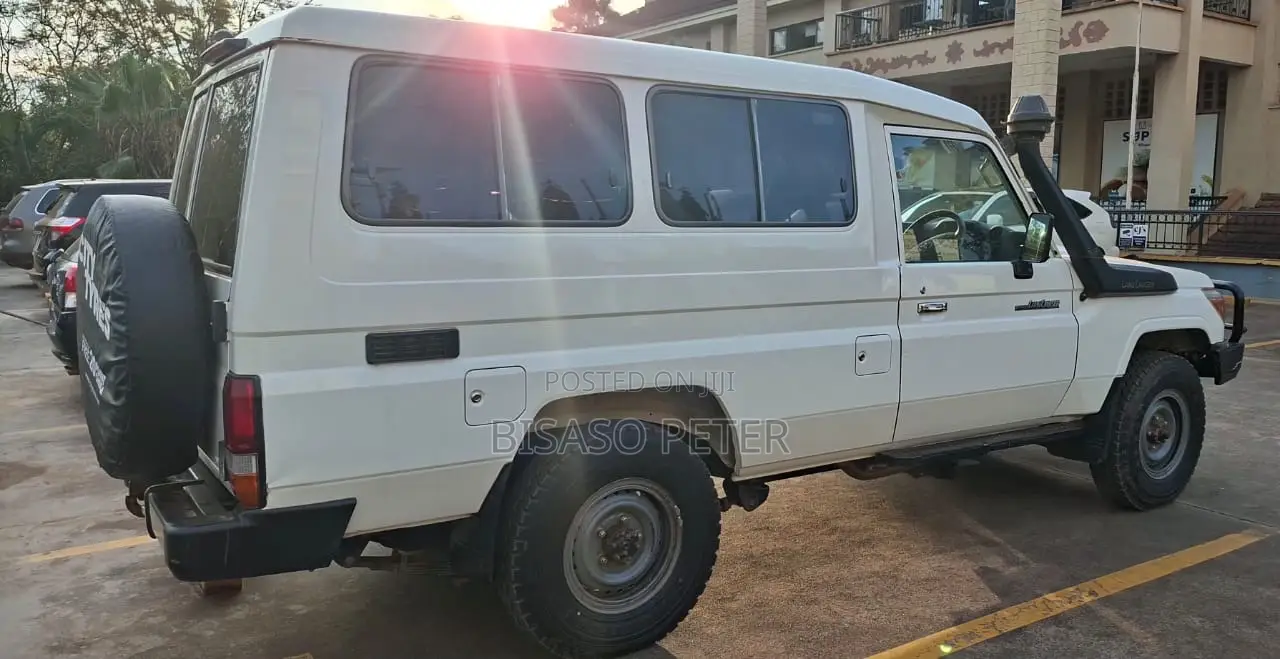 Toyota Land Cruiser Prado 2019 White