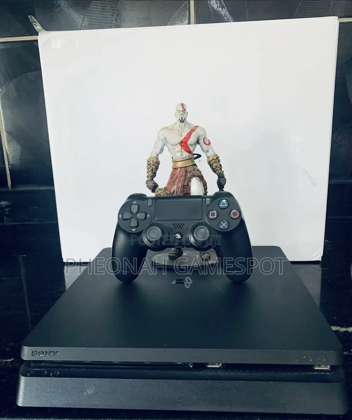 Ps4 Slim, Like New, 2 Pads, 11 Preinstalled Games.