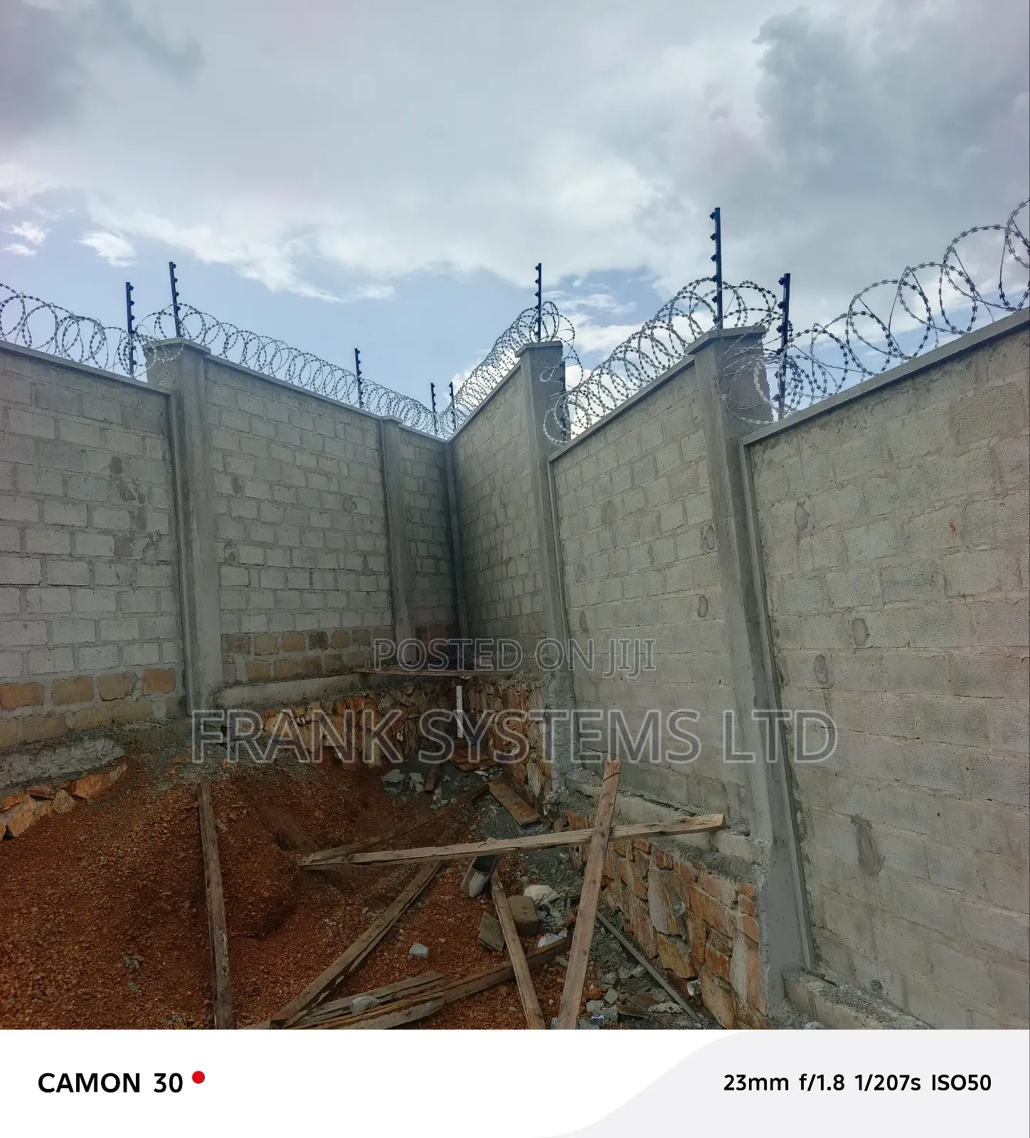 Electric Fence With Razorwire Double Fence