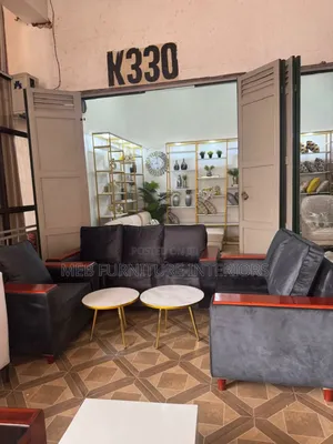6 Seater Well Designed Available