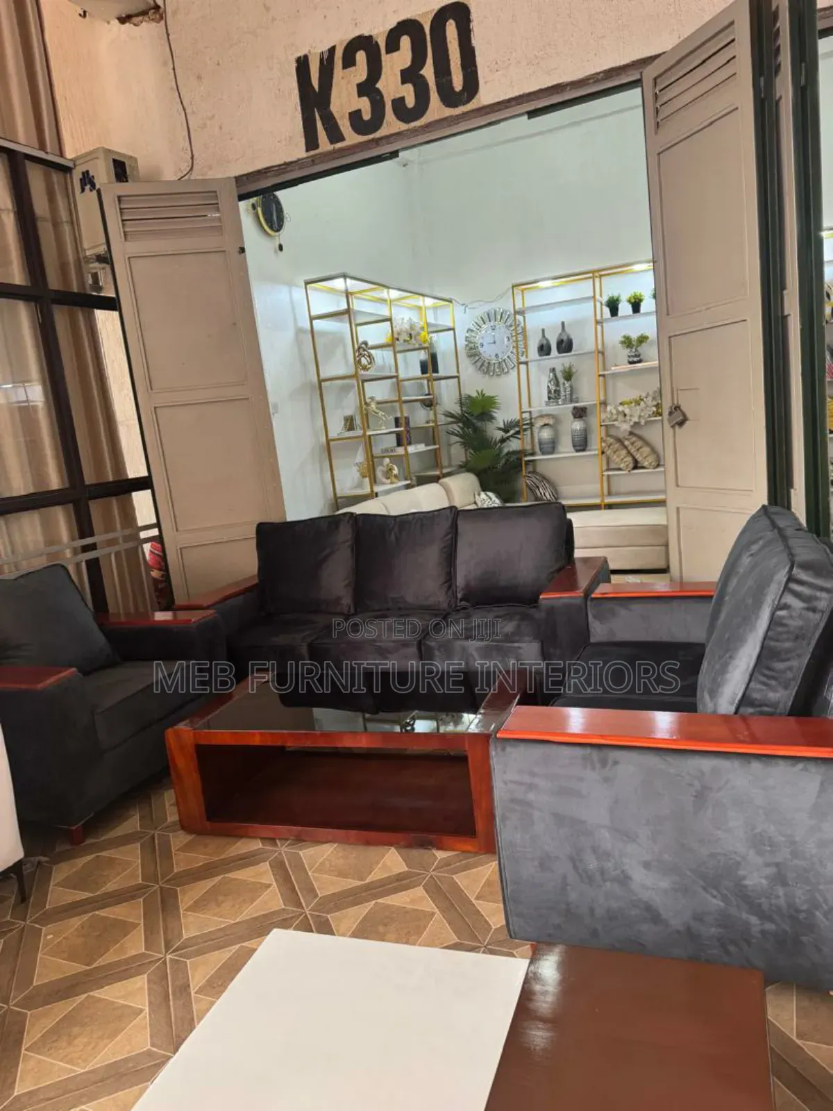 6 Seater Well Designed Available
