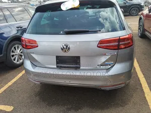 Volkswagen Passat 1.8T R-Line 4dr Sedan (1.8L 4cyl) 2017 Silver