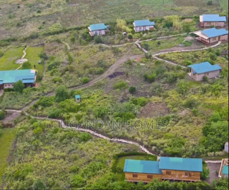 Safari Lodge Near Queen Elizabeth National Park for Sale