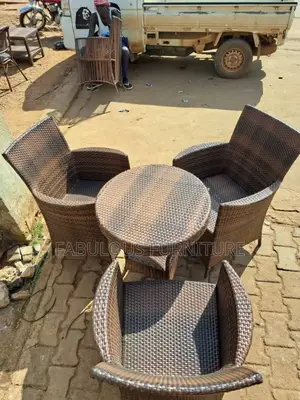 3 Chairs and Round Table