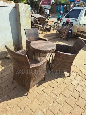 3 Chairs and Round Table