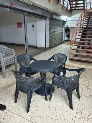 Ever Plastic Chairs and Table for Hotel /Bars and Restaurants