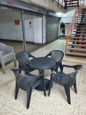 Ever Plastic Chairs and Table for Hotel /Bars and Restaurants