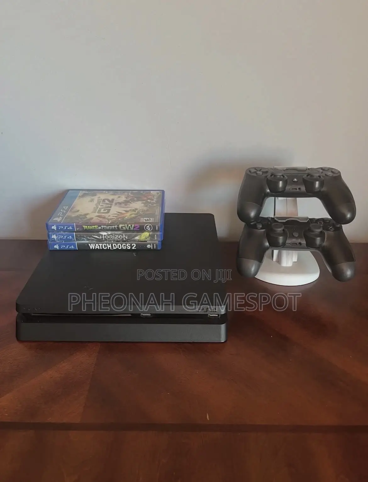 Ps4 Slim, Clean Look, 2 Pads, 12 Cool Games Inside.
