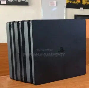 Ps4 Slim Bundle, 2 Pads, 17 Great Games Installed.