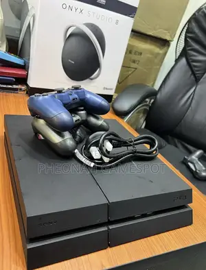 Ps4 Standard, Clean Console, 2 Pads, 15 Fun Games Inside.