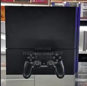Ps4 Standard, Clean System, 2 Pads, 17 Games Ready.