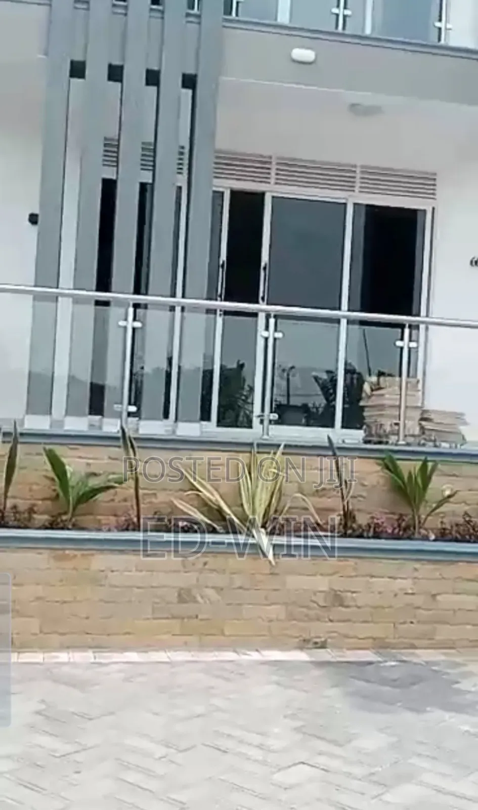 5bdrm House in Makindye for sale