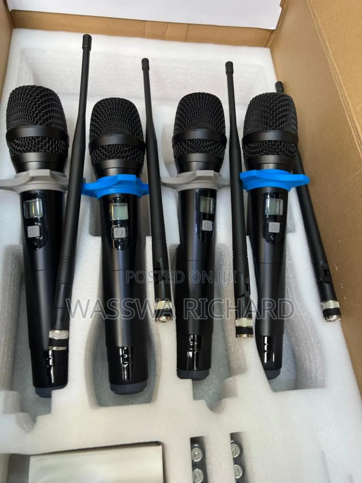 Shure Wireless Microphone 4 in 1 Receiver