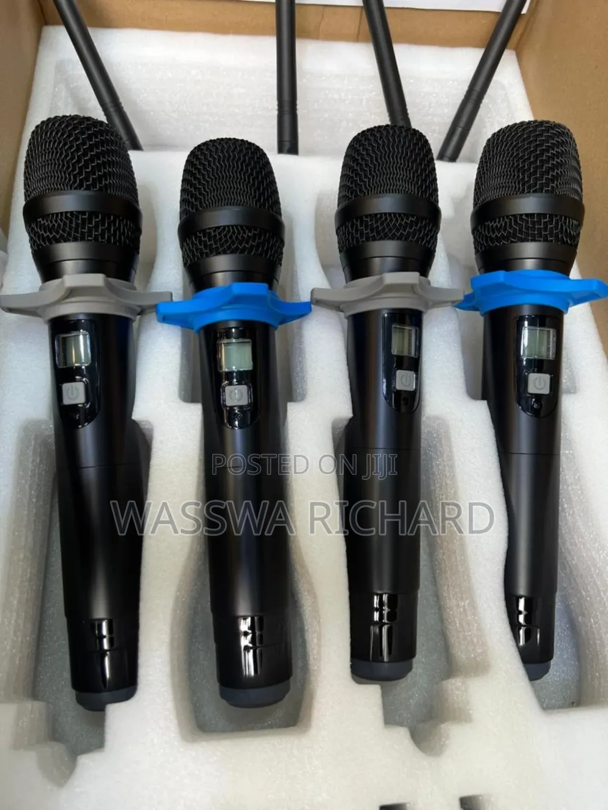 Shure Wireless Microphone 4 in 1 Receiver