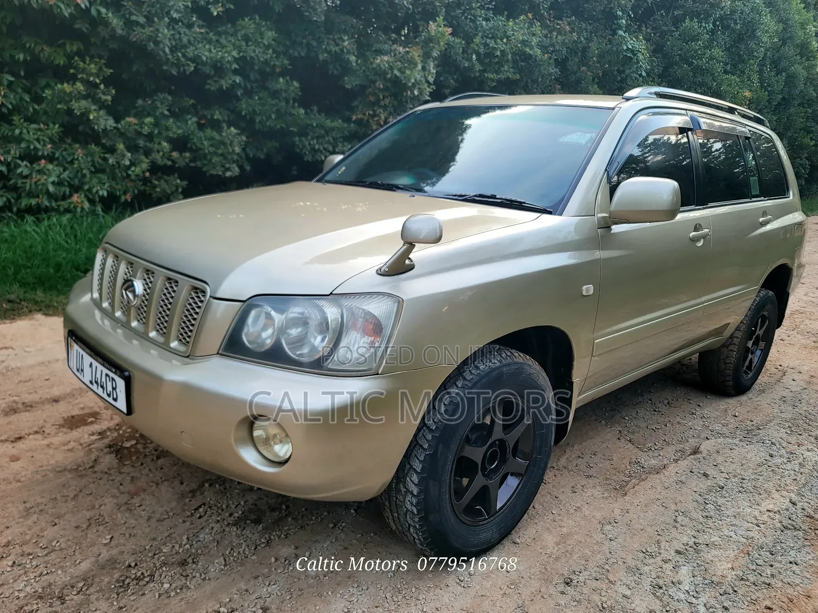 Toyota Kluger 2003 Gold in Central Division - Cars, Caltic Motors | Jiji.ug