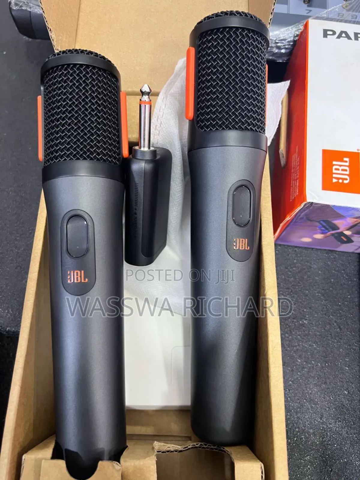 JBL Wireless Rechargeable Microphone